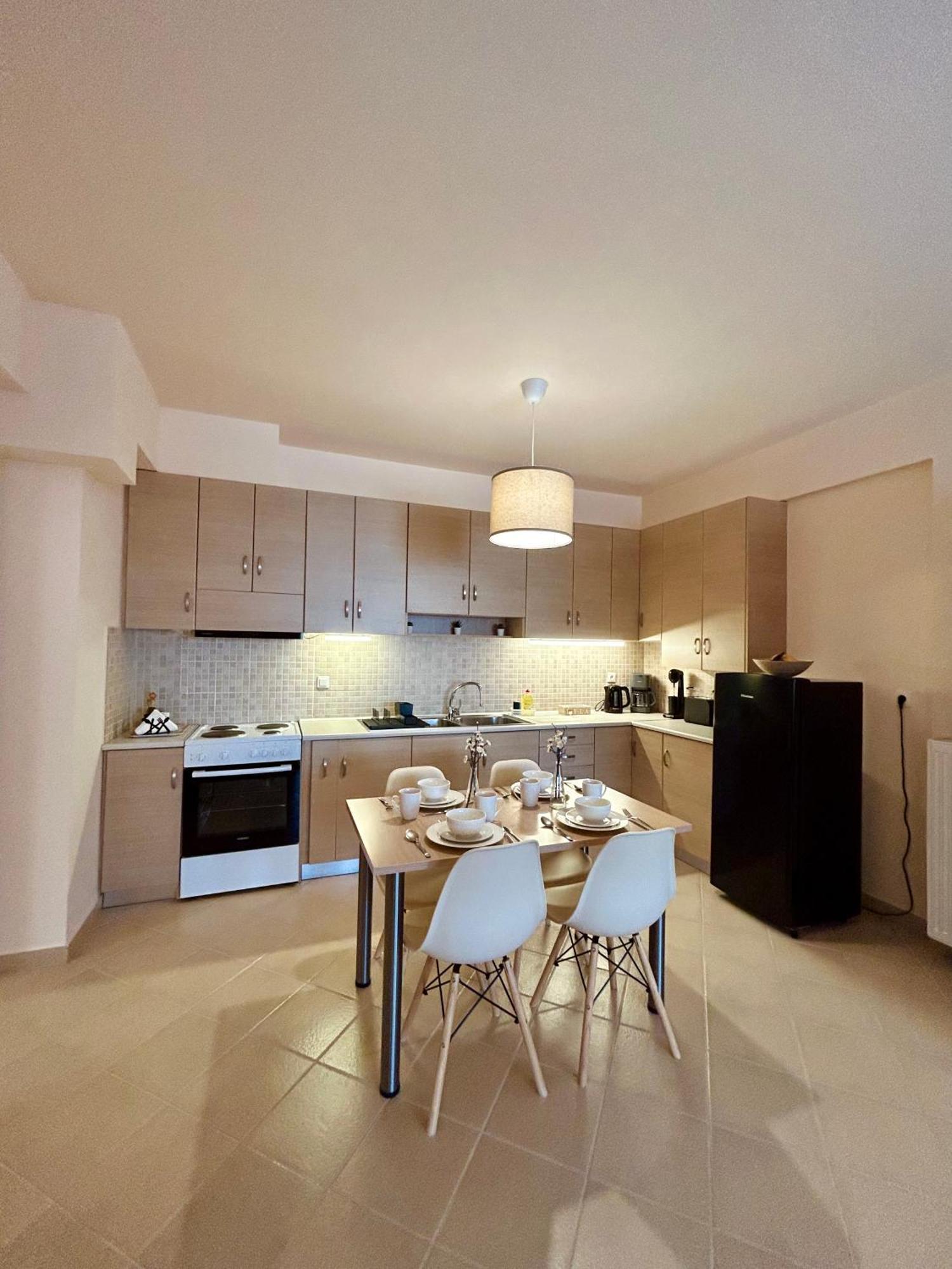 Feel At Home - Kalamata - Near The Center Exterior photo