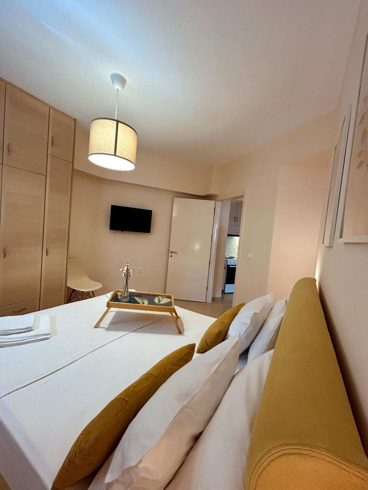 Feel At Home - Kalamata - Near The Center Exterior photo